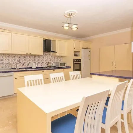 Doğa Manzaralı Kiralık Villa