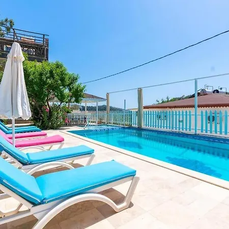 Doga Manzarali Kiralik Villa *