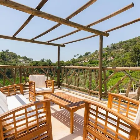 Doga Manzarali Kiralik Villa